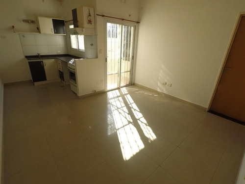 Imagen 2 de 7 de Departamento 2 Ambientes Con Patio Villa Bosch