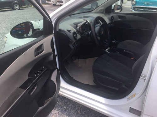 Imagen 6 de 8 de Chevrolet Sonic 1.6 Lt Mt 2016
