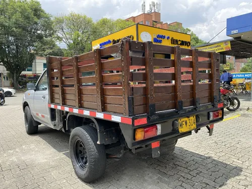 Nissan Np300 Frontier 2.4 Estacas 2013
