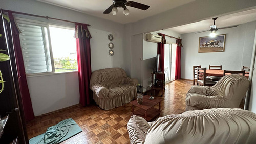 Amplio Departamento Céntrico - Permuto Por Casa En Pueblo Belgrano O U. Oeste