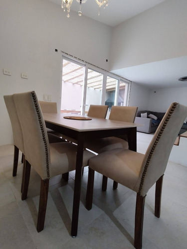 Casa En Venta En El Pueblo De Ingeniero Maschwitz