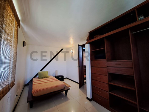 Descubre Esta Encantadora Casa, Ubicada En Lomas Del Halcón, El Hatillo