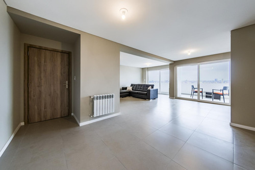 Venta Departamento Semi Piso, Gni Cardinales De Cofico, 3 Dormitorios Y 3 Baños.