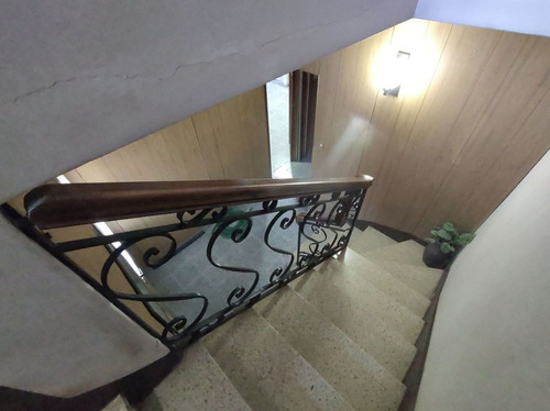Casa En Villa Cabrera Tres Dormitorios