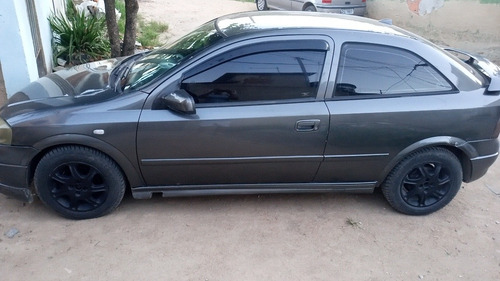 Imagem 3 de 8 de Chevrolet Astra Hatch