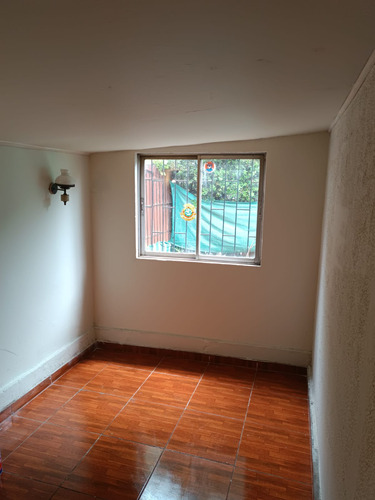 Excelente Casa 4 Dormitorios En Tranquilo Barrio Residencial
