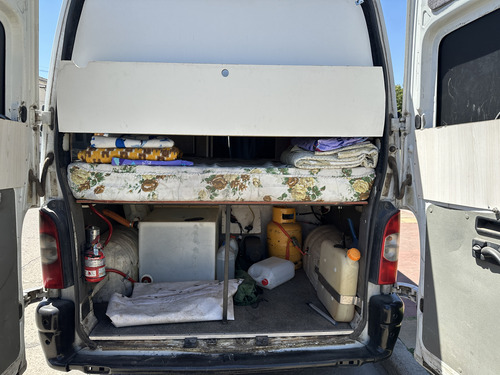 Hermoso Y Practico Motorhome Chico X Fuera Y Grande X Dentro