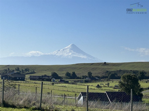 Casa En Venta De 5 Dorm. En Puerto Varas