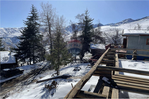 Oportunidad! 2 Refugios, Sitio 400 M2/ Farellones