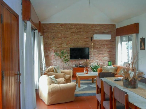 Venta Casa Atlántida Cinco Dormitorios