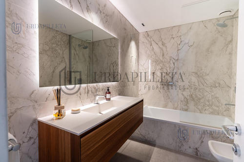 Apartamento En Venta En Punta Del Este, The Colette. amoblado.