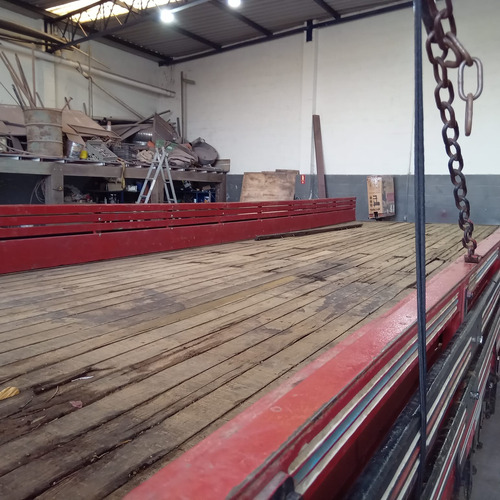 Carroceria Carga Seca 7,90 M 2013
