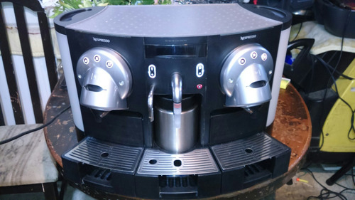 Cafetera Nespresso Gemini Cs 220 Pro