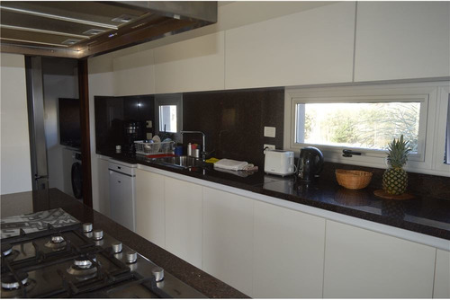 Venta Casa 5 Amb Con Pileta - Barrio Nuevo Quilmes