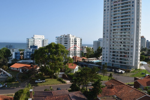 Apartamento En Brava, 3 Dormitorios *- Ref: 2857