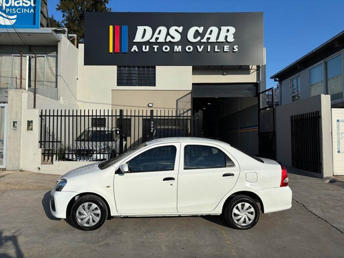 Toyota Etios 1.5 Sedan X