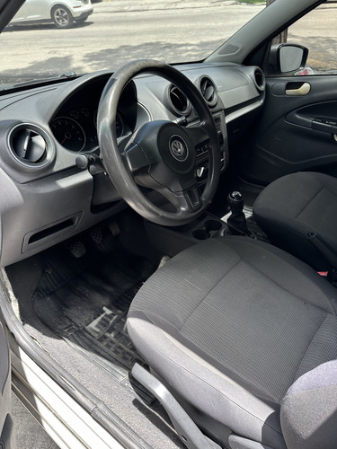 Volkswagen Voyage 1.0 Tec Total Flex 4p