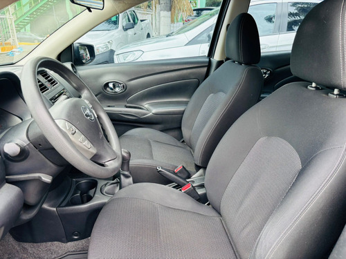 Nissan Versa 1.6 Sense Mt