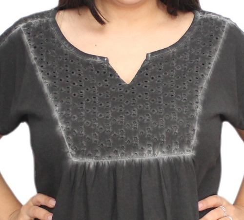 Imagen 2 de 8 de Blusa Broderie Pechera Pigment Algodon Amplia Importada