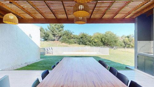 Casa En Venta En Costa Esmeralda Con Gas Natural