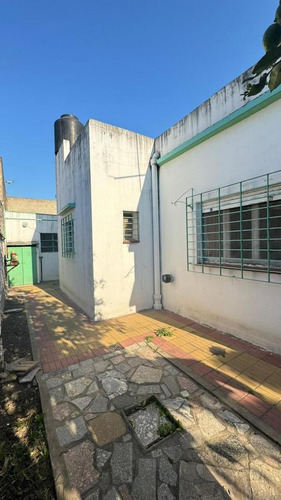 Casa En Venta De 3 Ambientes En Lanus Este
