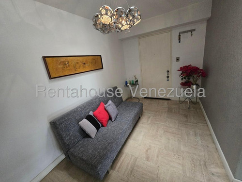Apartamento En Alquiler En El Rosal Con Preciosa Terraza Y Espacios Modernos