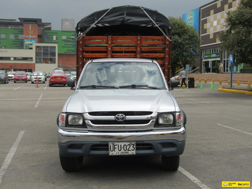 Toyota Hilux 2.4 4x2
