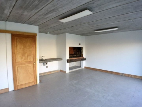 Casa A La Venta Con Renta En Lomas De La Tahona