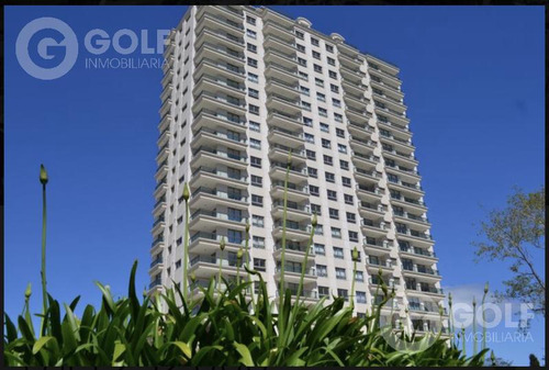 Venta Apartamento De 2 Dormitorios Sobre Av. Roosevelt En  Punta Del Este