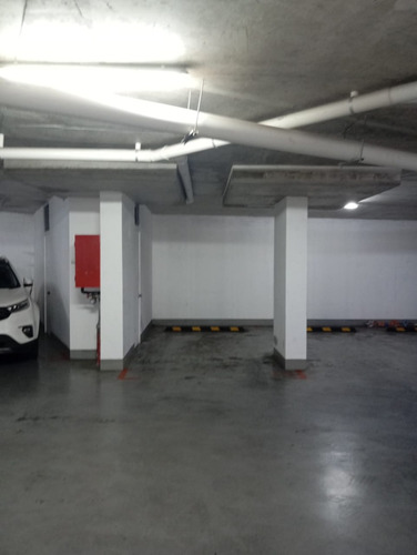 Vendo Estacionamiento Y Bodega En Edificio One