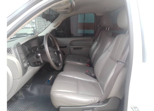 Imagen 9 de 11 de Chevrolet Silverado Ls