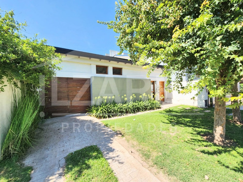 Casa Sobre Calle Saturnino Justo