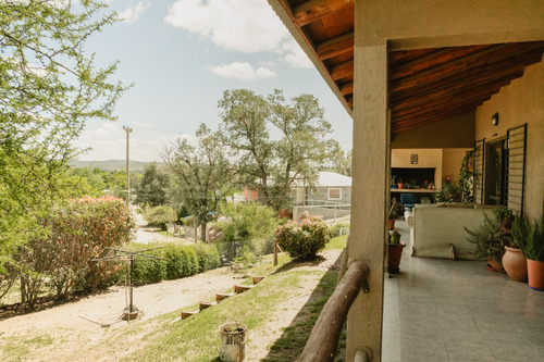 Oportunidad De Inversión. Complejo En San Antonio De Arredondo, 3 Departamentos.