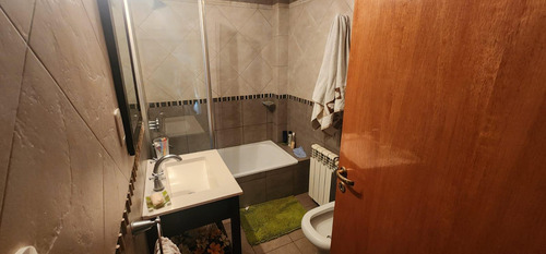Casa 4 Ambientes C/ Garaje Y Pileta 220 M² Cub. En Lote 931 M² - Barrio Juan Grande - Laferrere