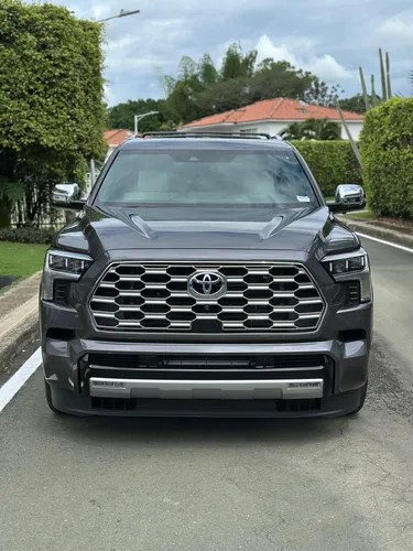 Toyota Sequoia 3.5 V6 Capstone