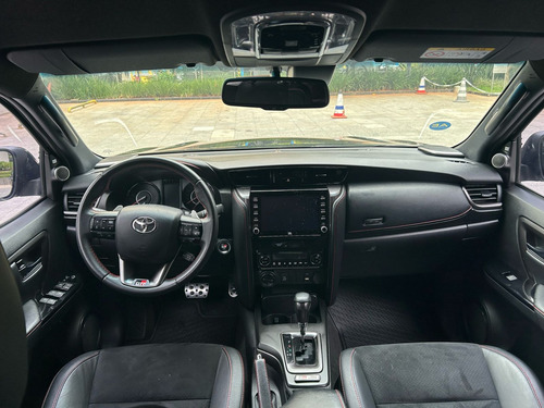 Toyota Hilux SW4 2.8 D-4D TURBO DIESEL GR-S 7L 4X4 AUTOMÁTICO