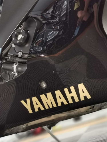 Yamaha R6