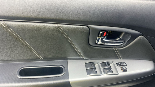 Imagen 15 de 25 de Toyota Hilux 3.0 Srv