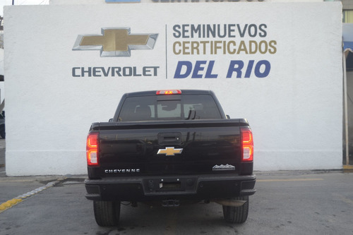 Imagen 4 de 15 de Chevrolet Cheyenne High Country 2018 Negra