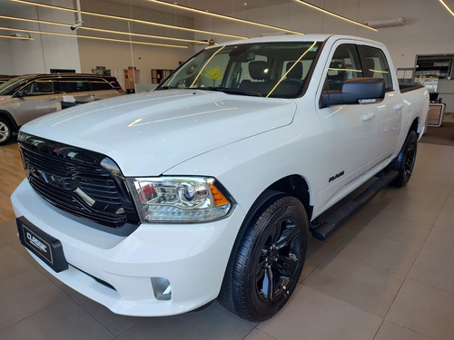 RAM Ram Classic 5.7 Laramie Night Edition Cab. Dupla 4X4 Aut. 4P