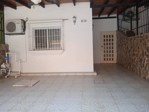 Casa En Naguanagua, Urb. Quintas Del Norte (yl)