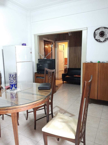 Imagen 1 de 11 de Departamento 3 Amb. Av. Caseros Y Av La Plata Bajas Expensas