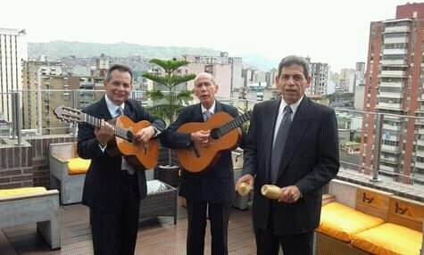 Grupo Trio Romantico Serenata Boleros Y Son04142717659