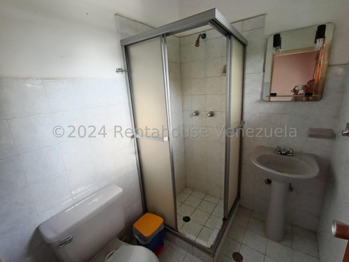 En Venta Hermosa Casa Con Anexo Y Amplio Jardín En Santa Paula