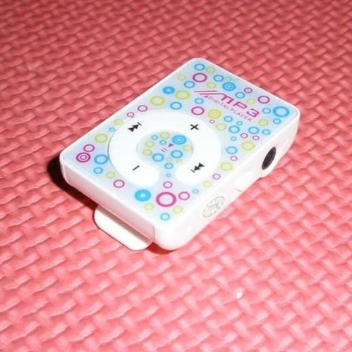 Imagen 5 de 6 de Mp3 Miniclip En 5 Colores,cable De Carga ,audifonos 20 Soles