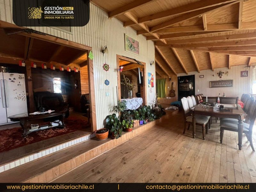 Se Vende Amplia Casa En Parcela 8d/6b, Frutillar