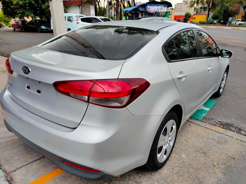 Imagen 6 de 15 de Kia Forte 2.0 Lx At 2018