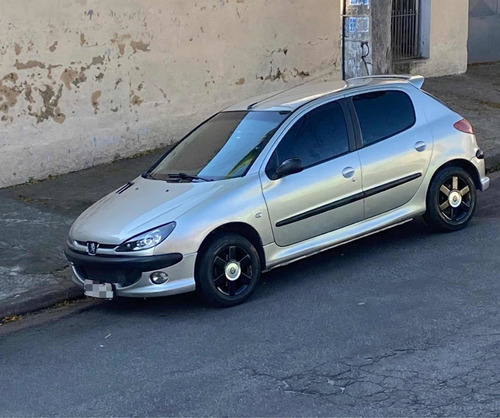 Peugeot 206 2008 1.4 Presence Flex 5p