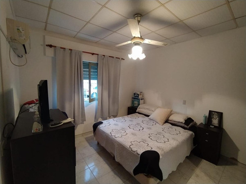 Imagen 9 de 16 de Casa - Barrio Alberdi