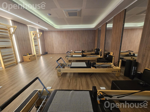 Departamento 2 Ambientes Con Balcon En Alquiler. Complejo Milaires